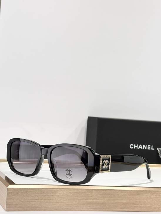 Picture of Chanel Sunglasses _SKUfw77837708fw